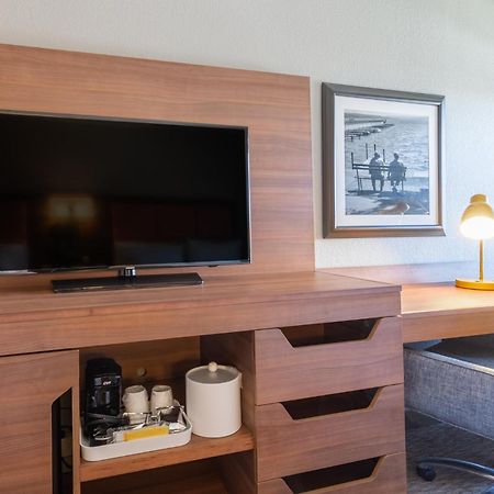 Hampton Inn Madison East Towne Mall Area Экстерьер фото