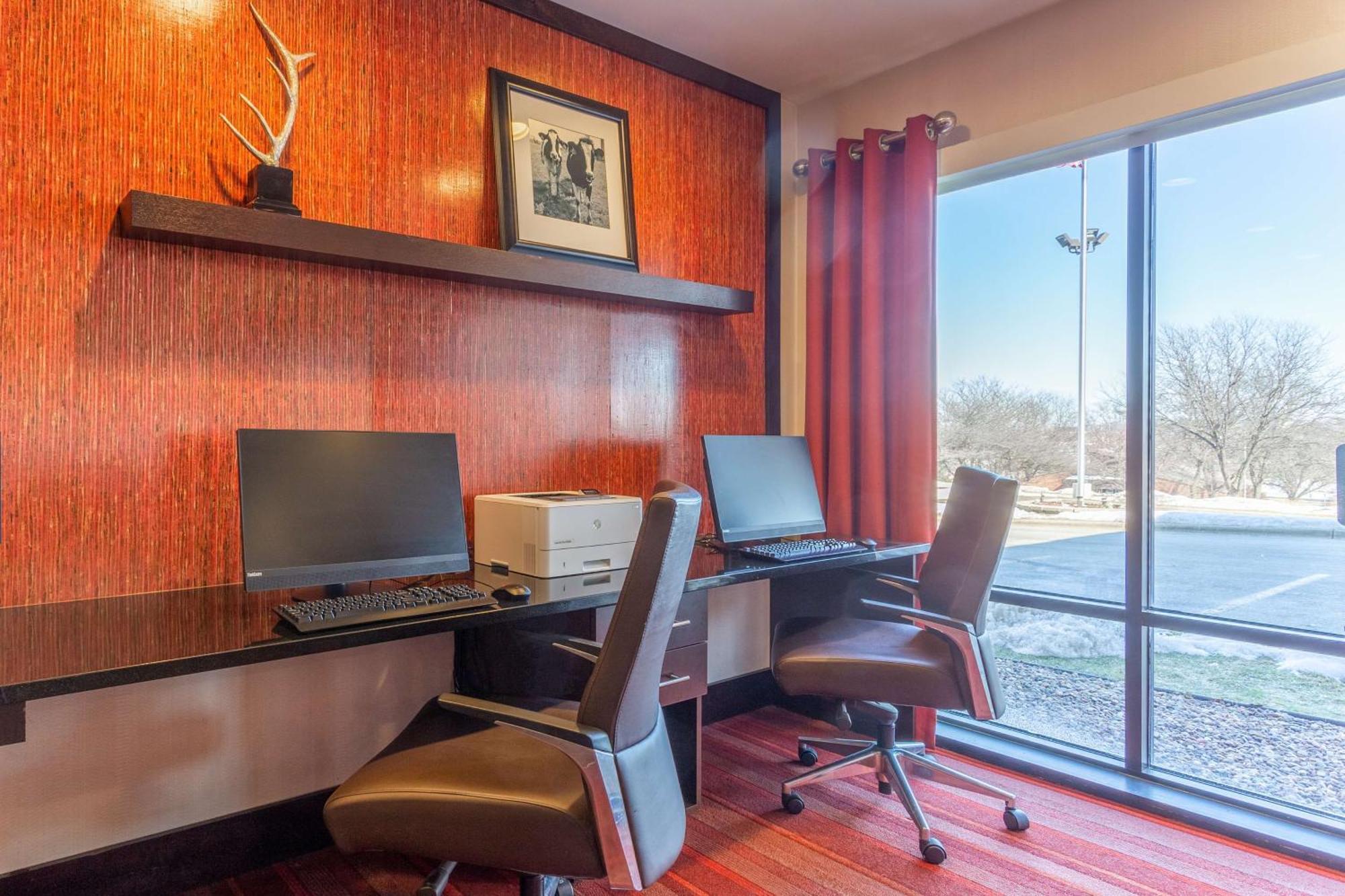 Hampton Inn Madison East Towne Mall Area Экстерьер фото