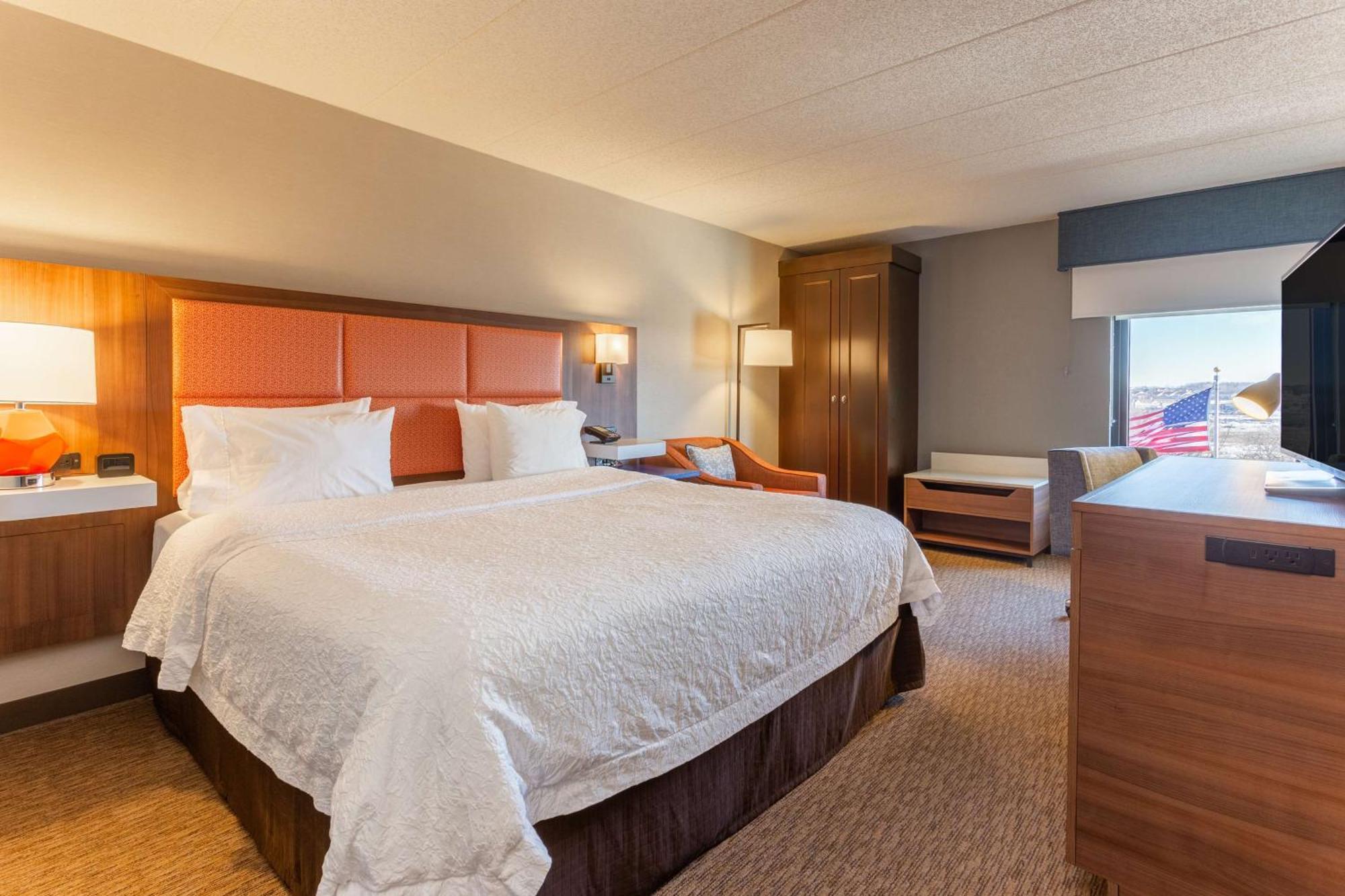 Hampton Inn Madison East Towne Mall Area Экстерьер фото