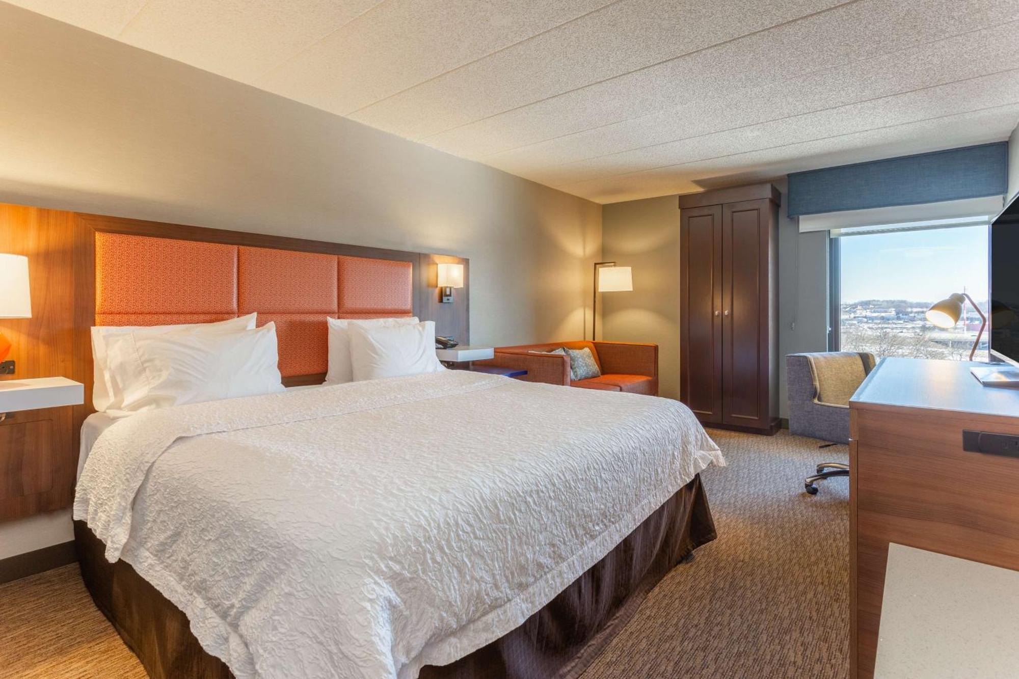 Hampton Inn Madison East Towne Mall Area Экстерьер фото