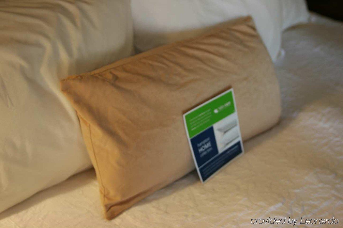 Hampton Inn Madison East Towne Mall Area Экстерьер фото