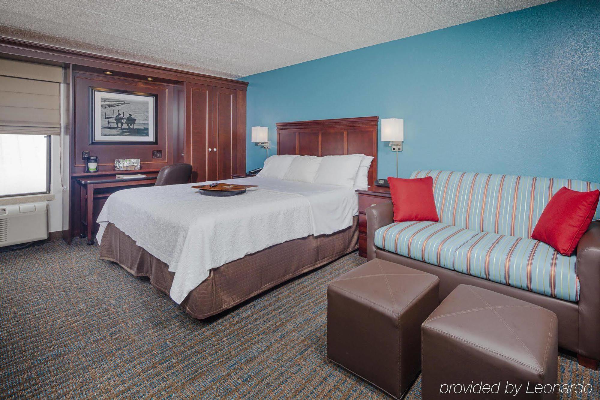 Hampton Inn Madison East Towne Mall Area Экстерьер фото