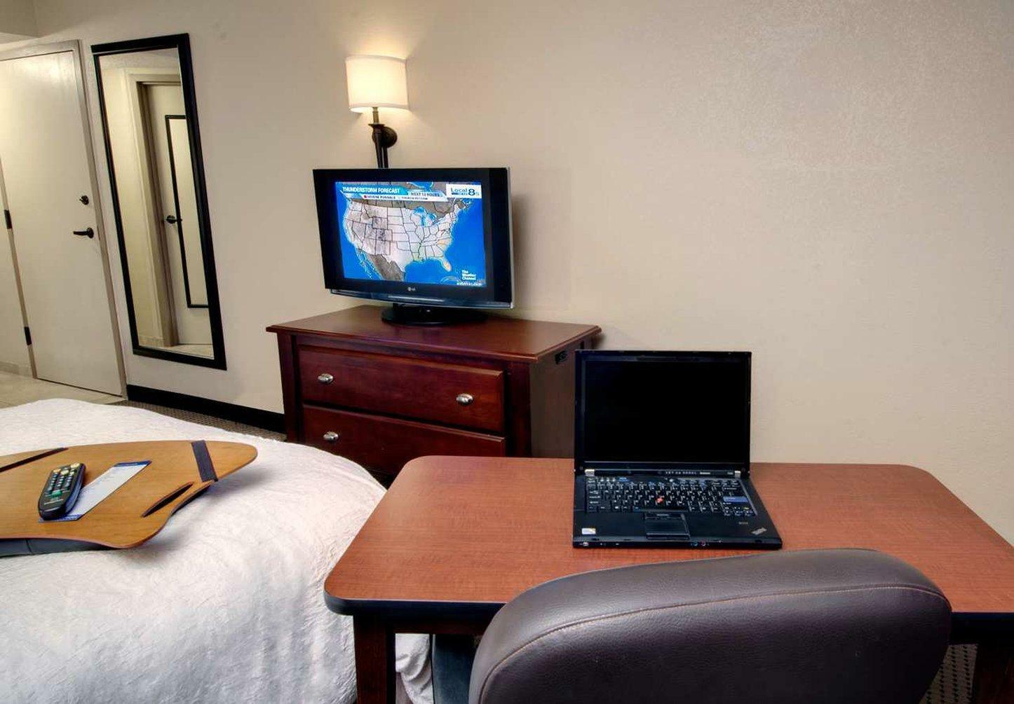 Hampton Inn Madison East Towne Mall Area Номер фото
